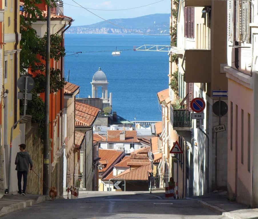 Casa Vacanze All'Angolo Trieste Eksteriør billede